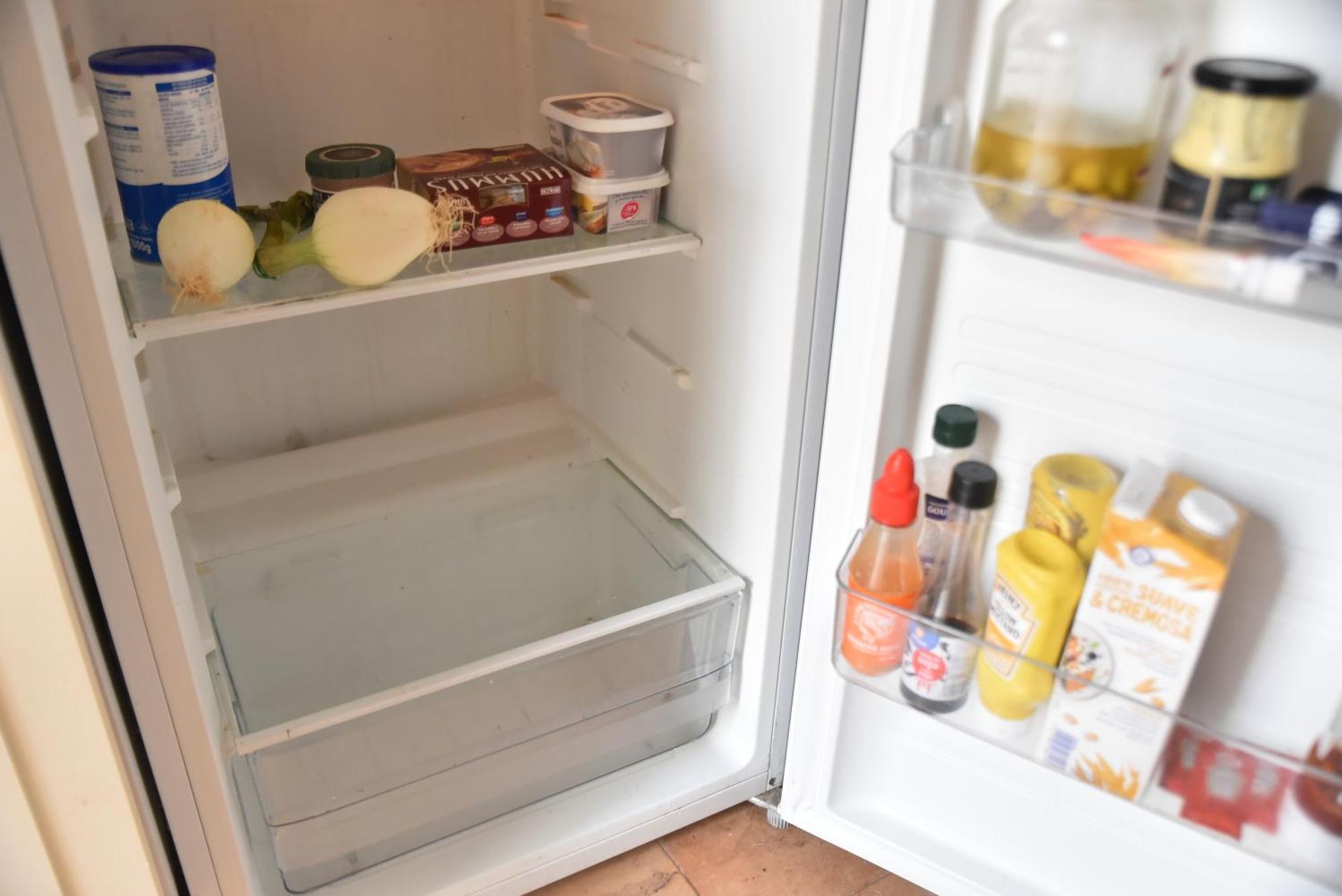 Grosses Modernes Zimmer "Silber" Fuer 2 Personen Und Katzenliebhaber Valenza Esterno foto