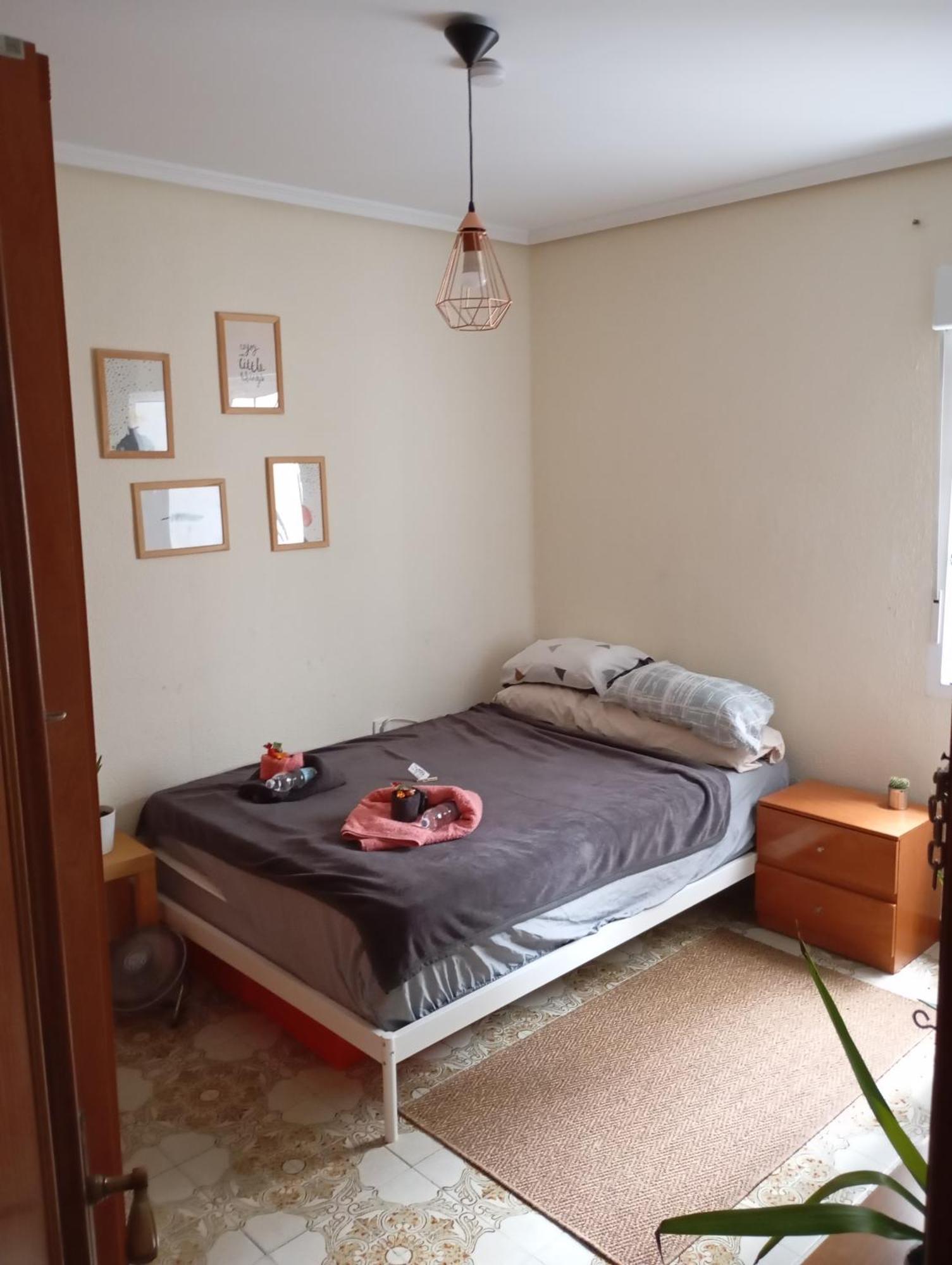 Grosses Modernes Zimmer "Silber" Fuer 2 Personen Und Katzenliebhaber Valenza Esterno foto